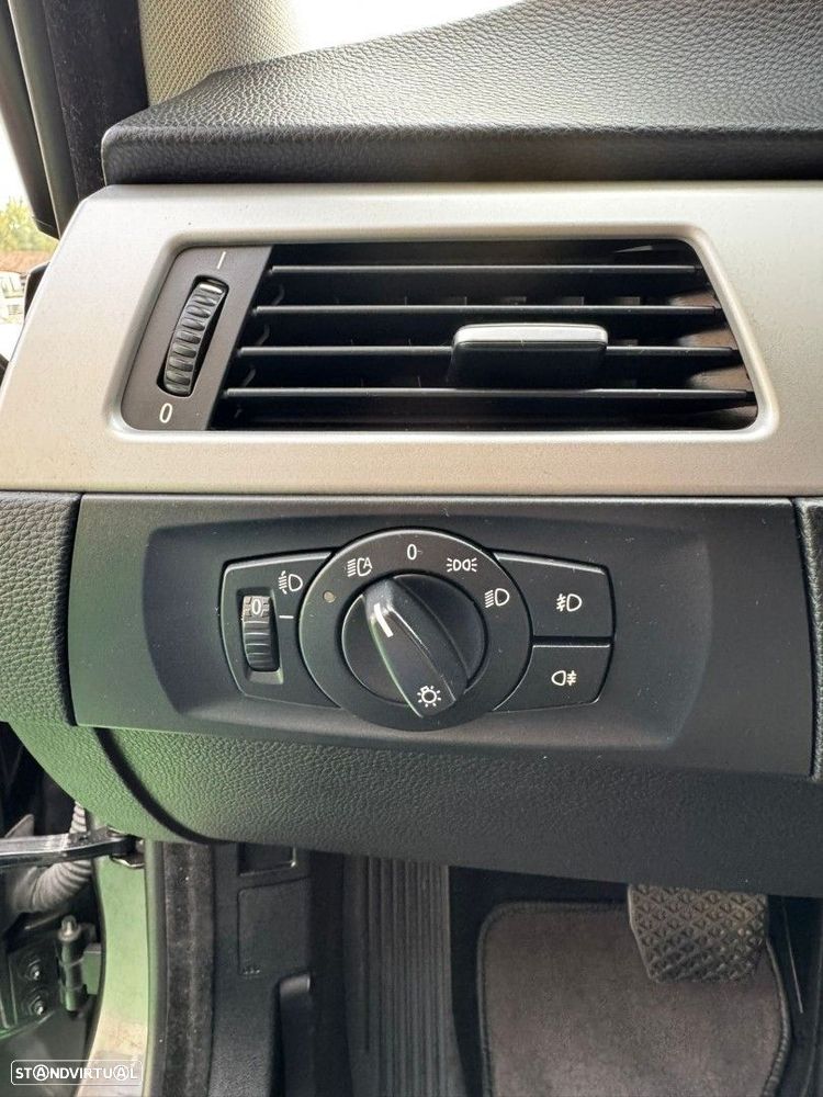 BMW 320 dA Exclusive - 24