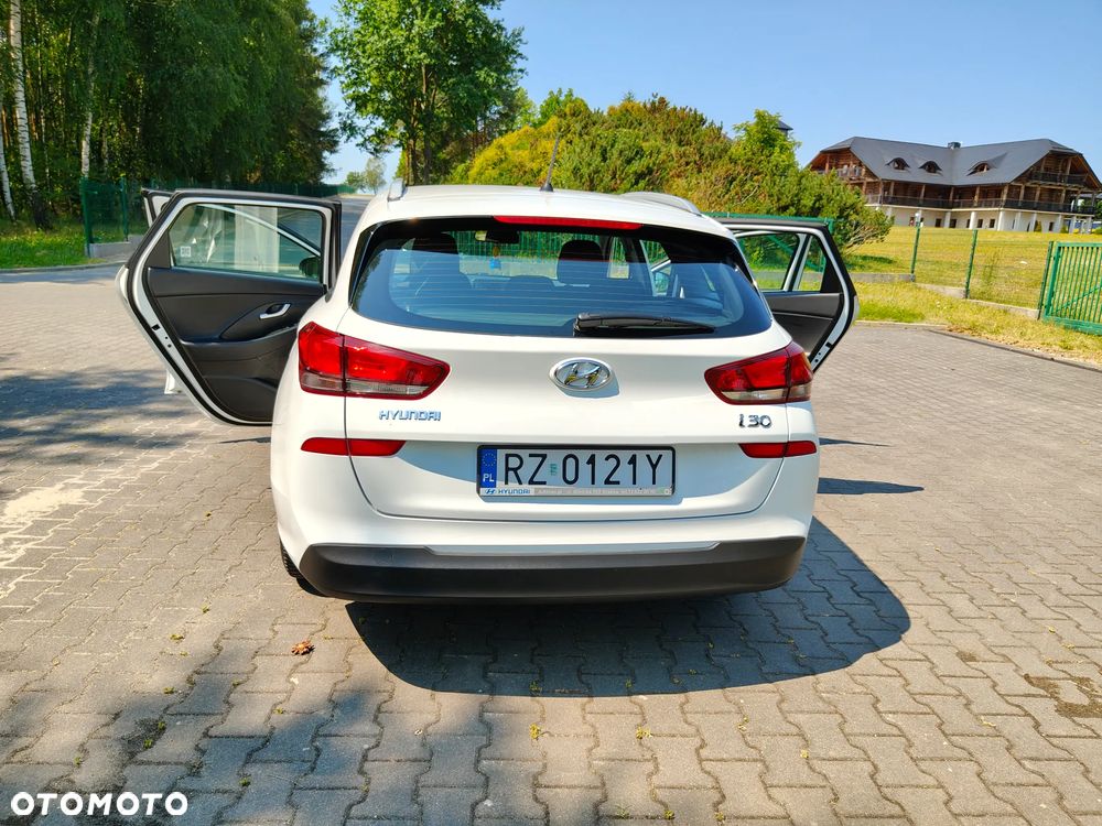 Hyundai i30 1.6 D Classic + - 30