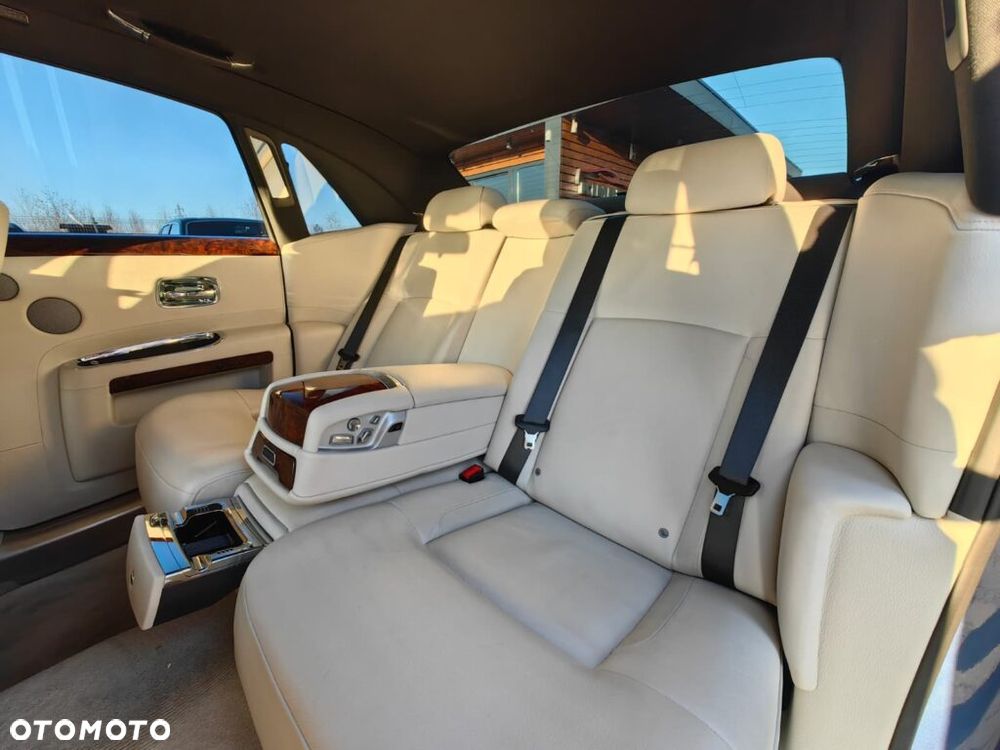 Rolls-Royce Ghost - 29
