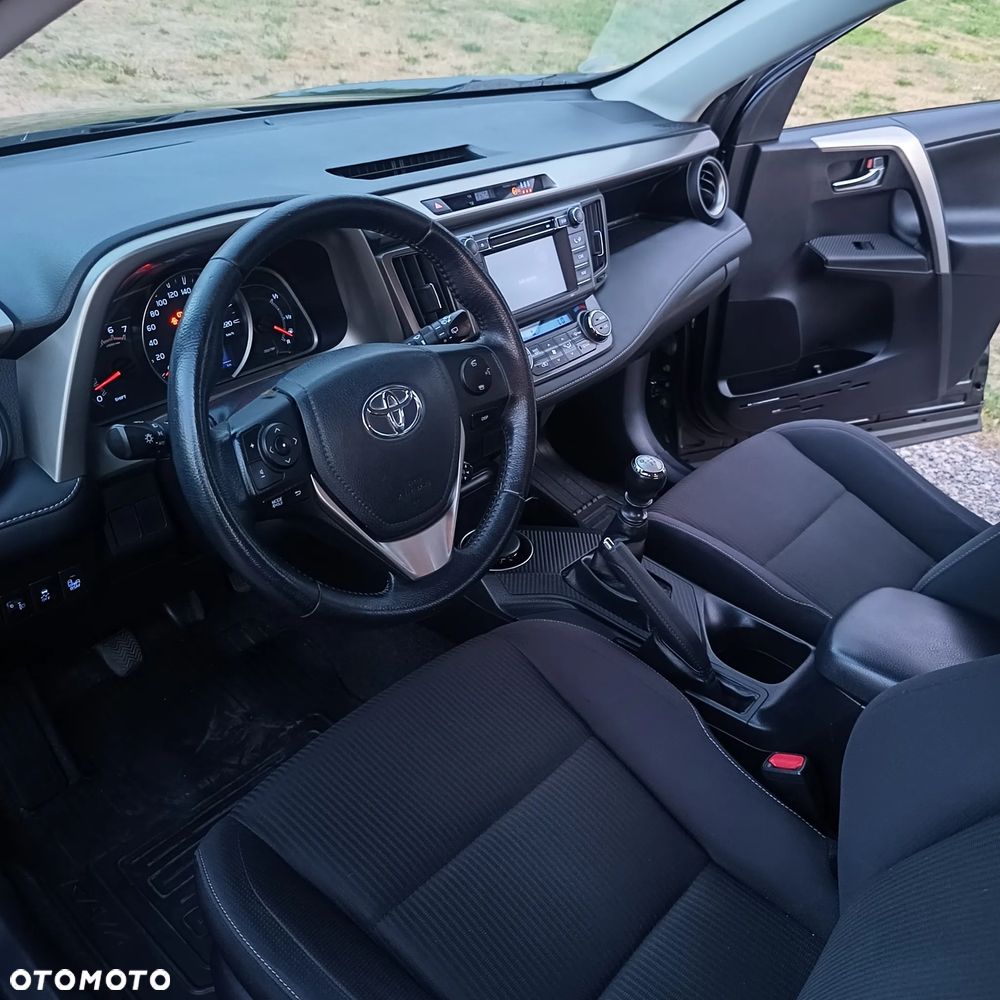 Toyota RAV4 2.0 D-4D Active - 19