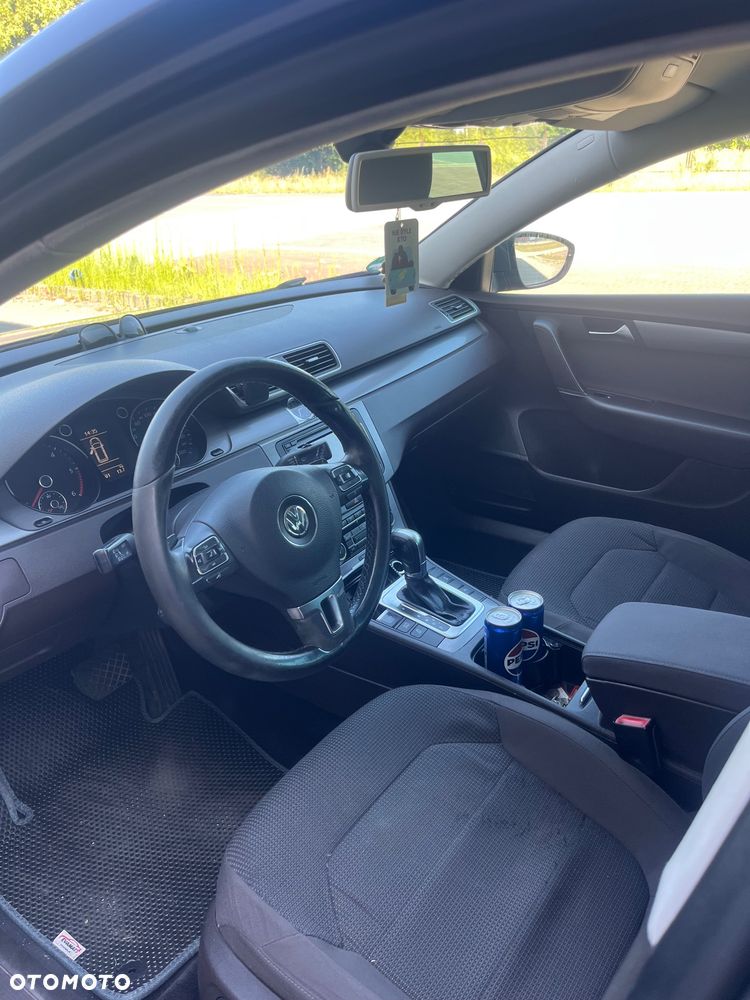 Volkswagen Passat 2.0 TDI DPF Trendline DSG - 28