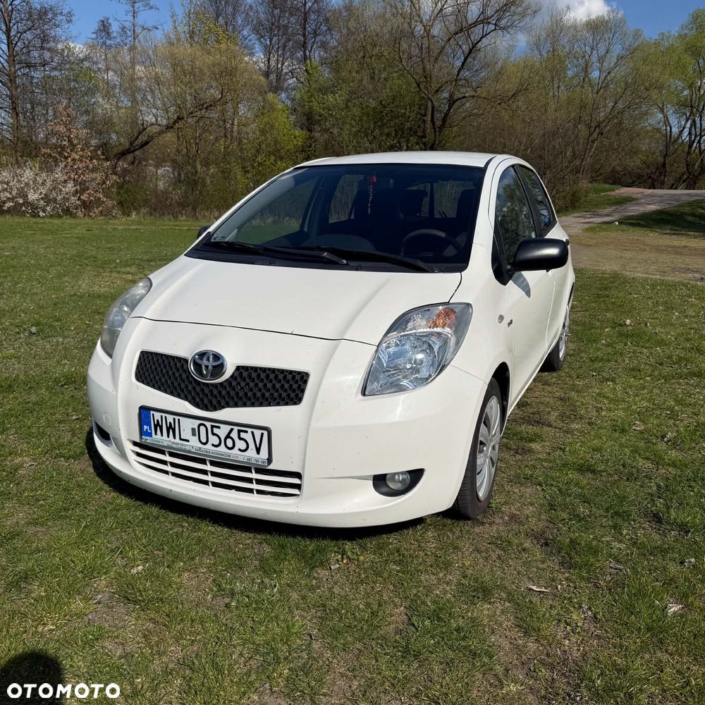 Toyota Yaris - 1