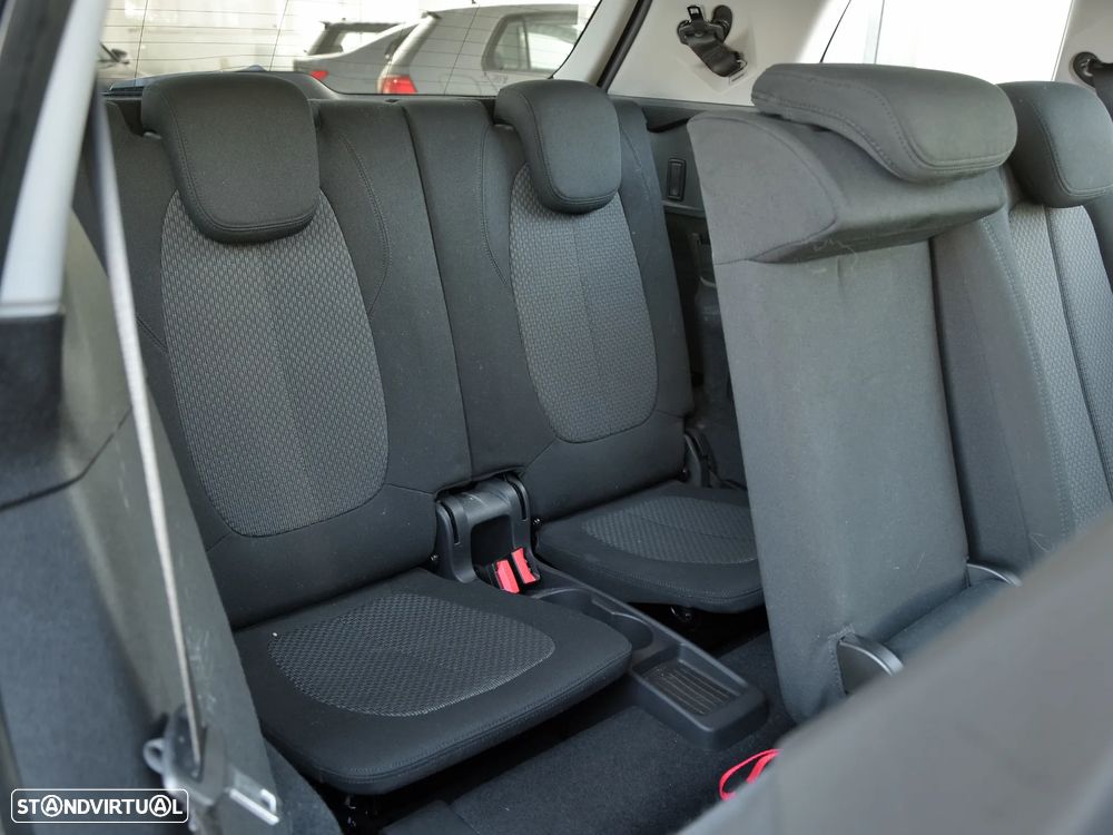 BMW 216 Gran Tourer i 7L - 8