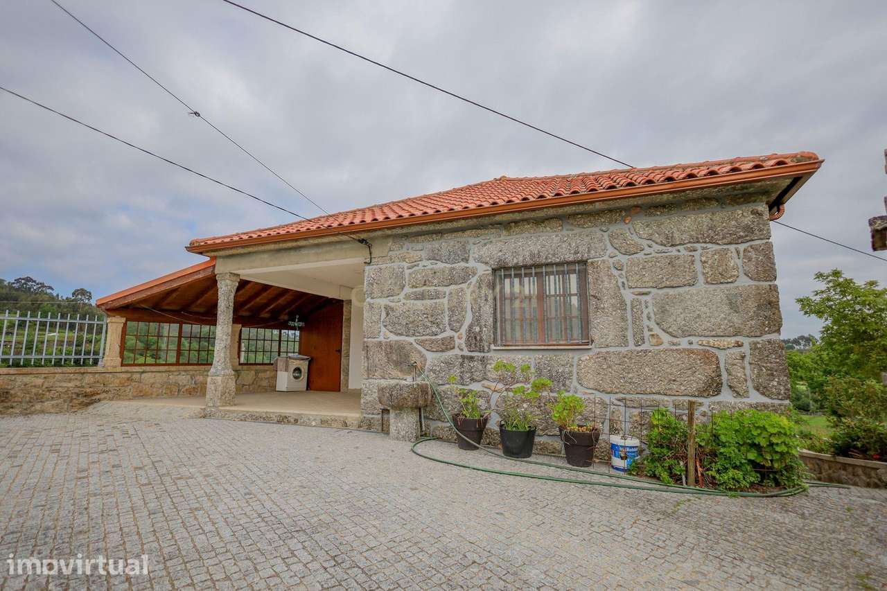 Moradia Renovada em Aboim da Nóbrega Gondomar e Vila Verde, Braga - Grande imagem: 2/28
