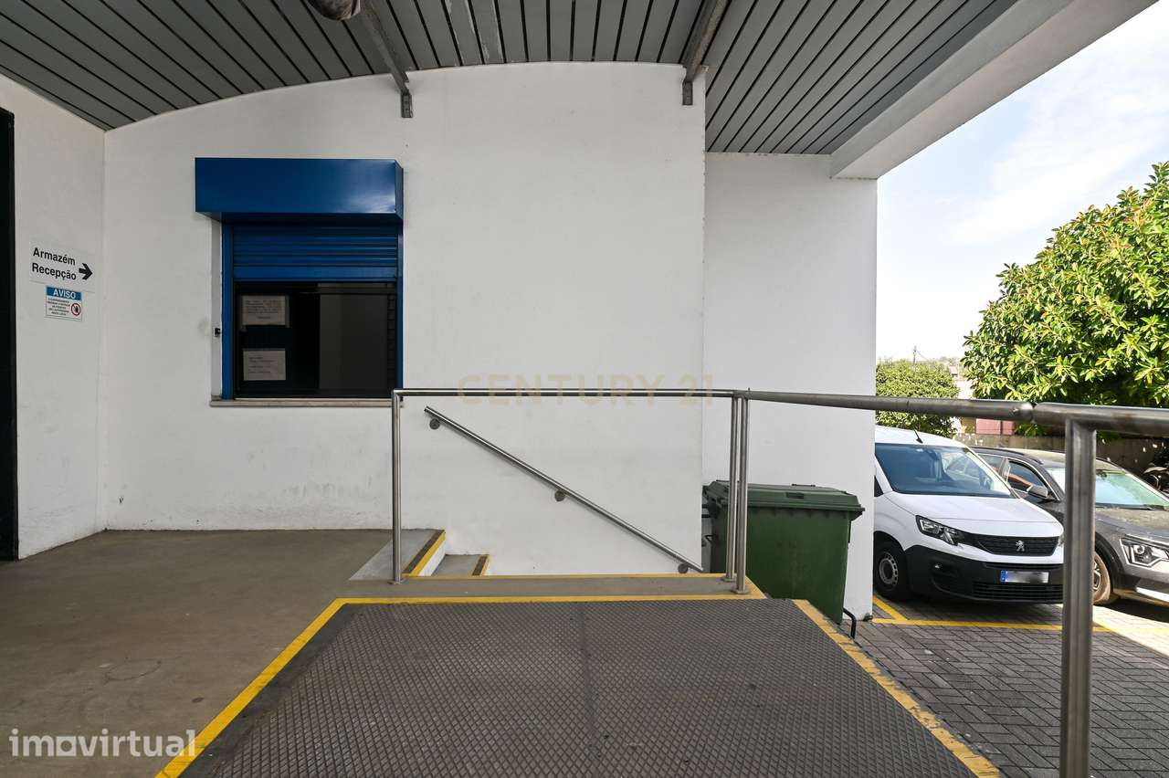 Edifício de Escritórios e Armazéns em Portela de Carnaxide com Vista P - Grande imagem: 5/48