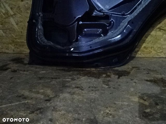 DRZWI PRAWE TYLNE TYŁ MITSUBISHI CARISMA HB 5D A47 - 7