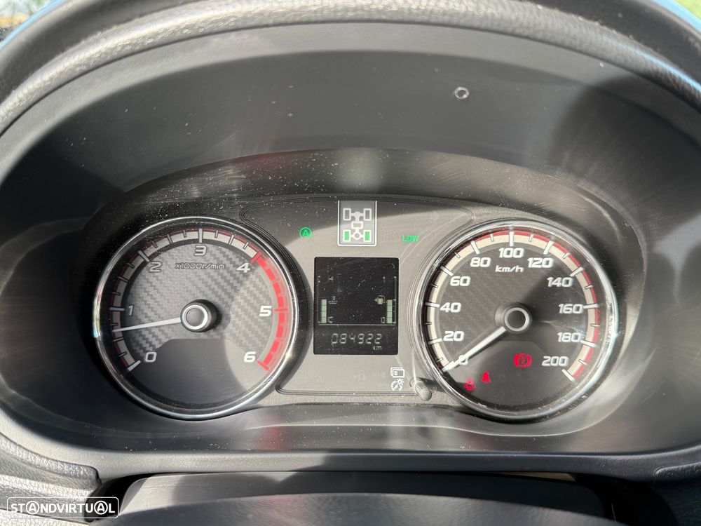 Mitsubishi L200 2.4 DI-D CD Intense Sport Strakar 4WD - 23