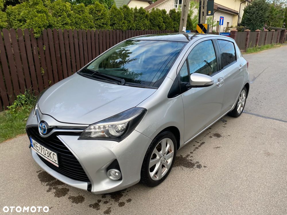 Toyota Yaris Hybrid 100 Dynamic - 6
