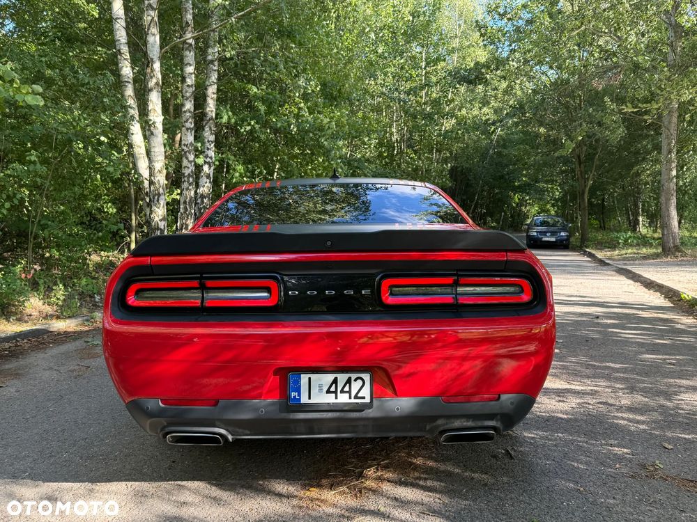 Dodge Challenger - 7