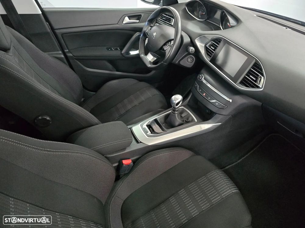 Peugeot 308 1.2 PureTech Allure Pack - 21