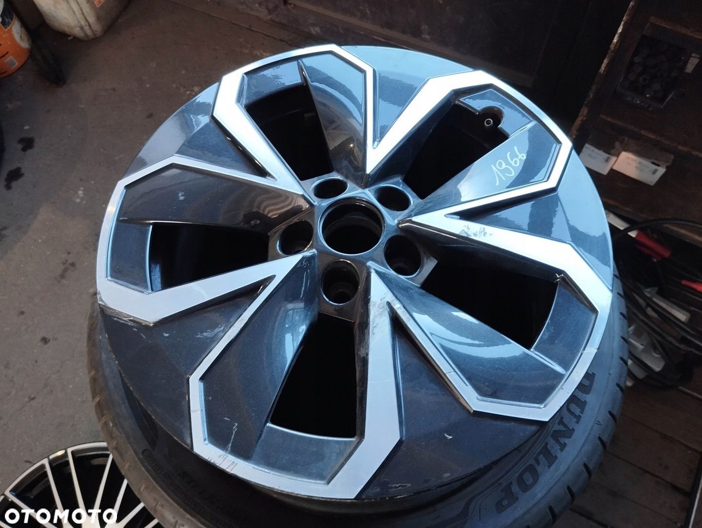 SKODA KAMIQ 5X100 6 X 16 ET 38 658601025 FELGA ALU OE - 1