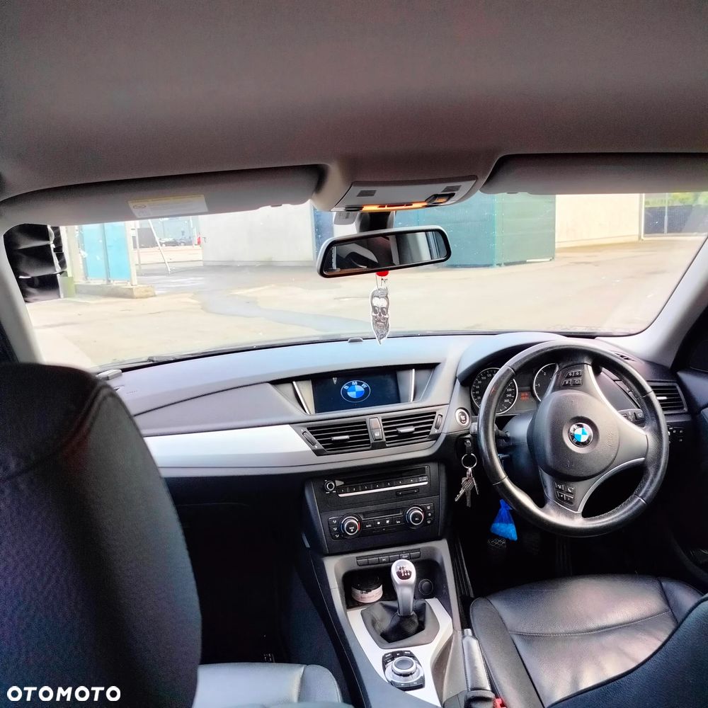 BMW X1 sDrive18d - 8