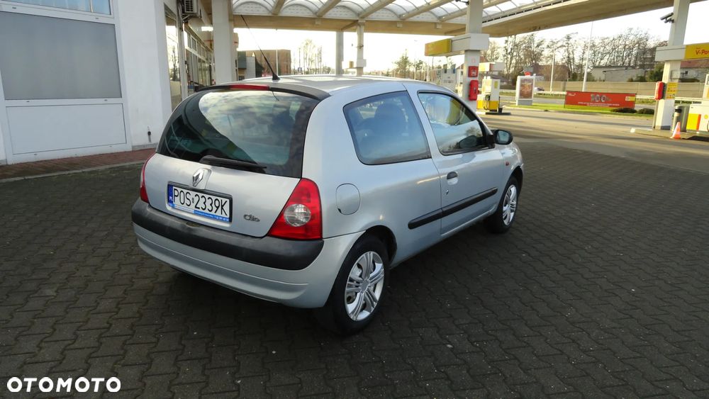 Renault Clio 1.2 16V Authentique - 4