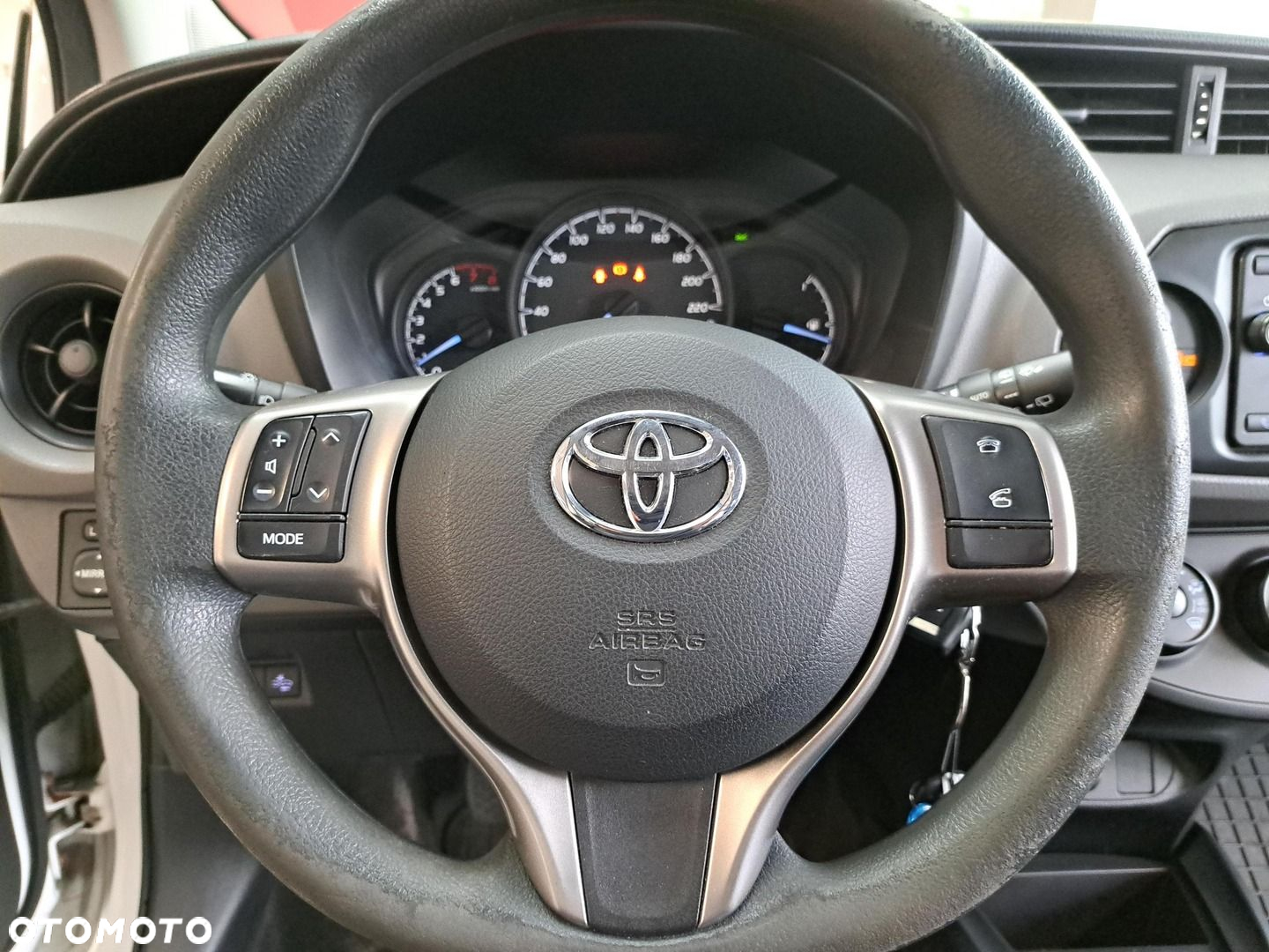 Toyota Yaris - 17