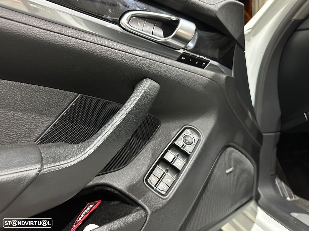 Porsche Panamera Platinum Edition - 10
