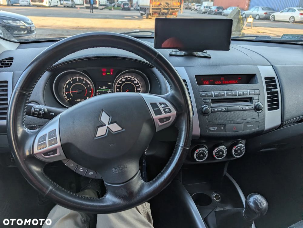 Mitsubishi Outlander 2.0 Invite 2WD - 5