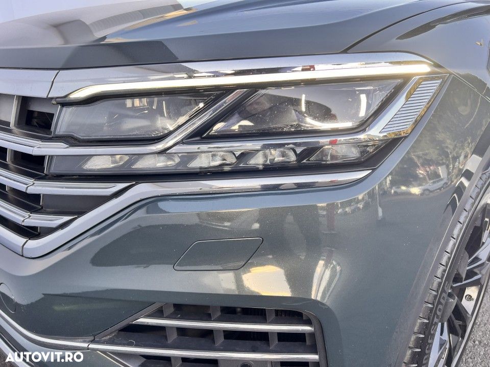 Volkswagen Touareg - 11