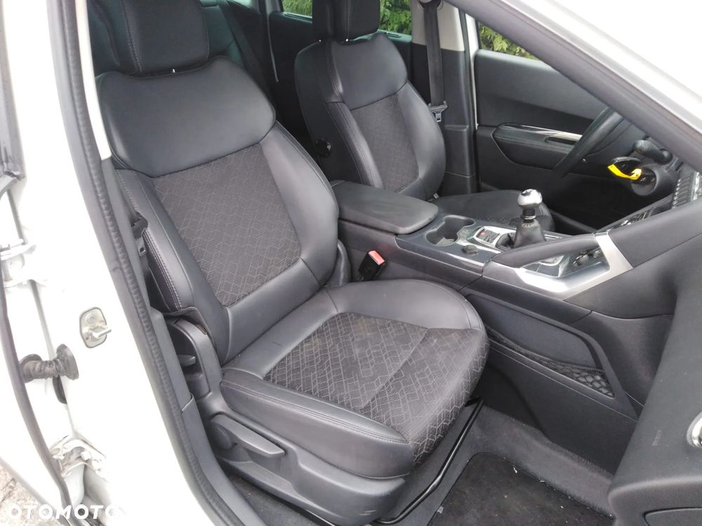 Peugeot 3008 HDi 115 Allure - 24
