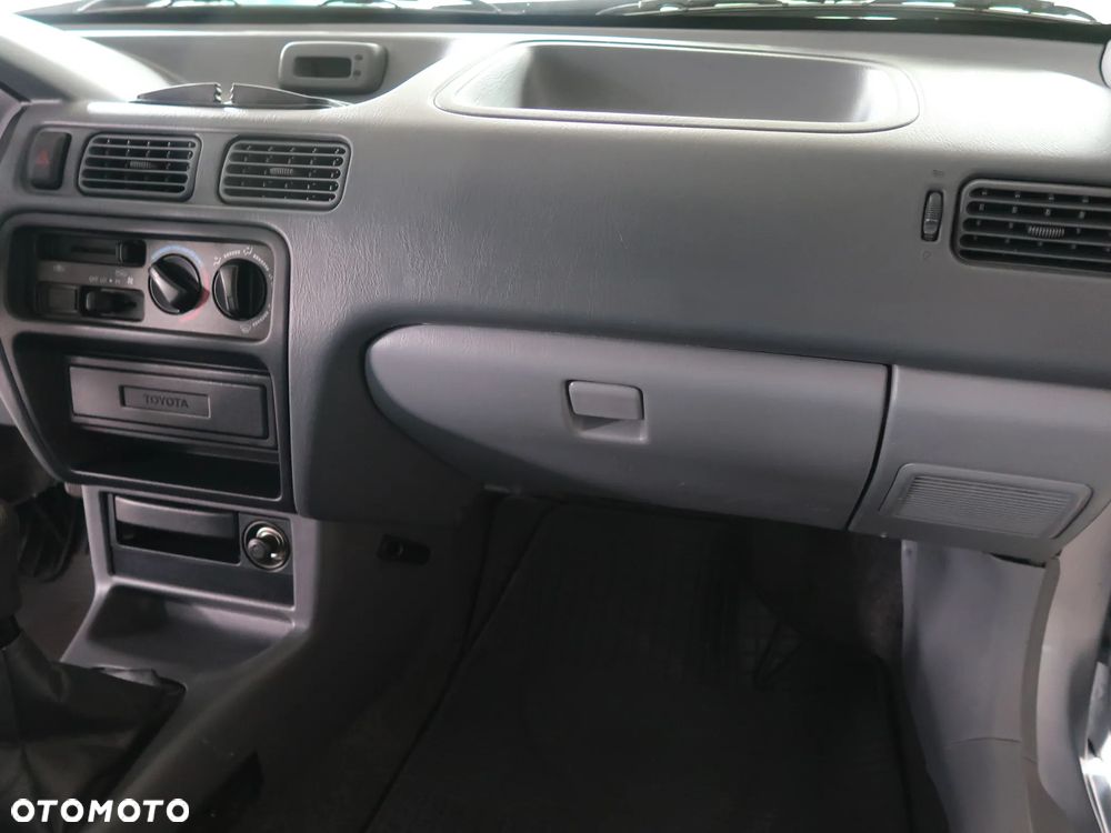 Toyota Starlet 1.4 - 32