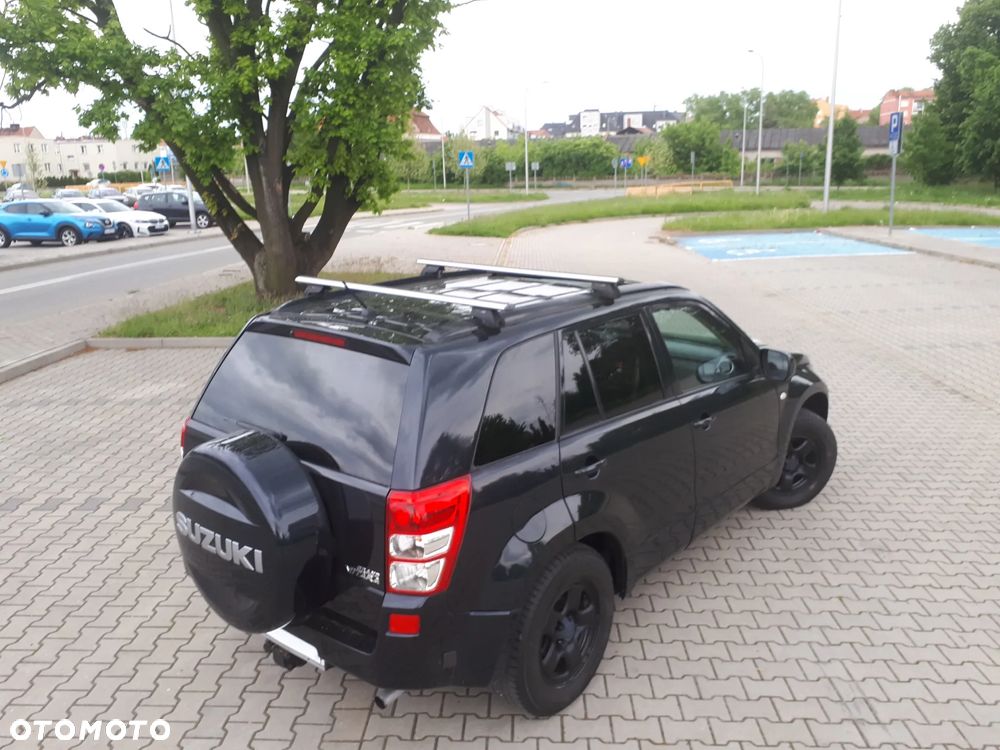 Suzuki Grand Vitara 2.0 Club Family - 1