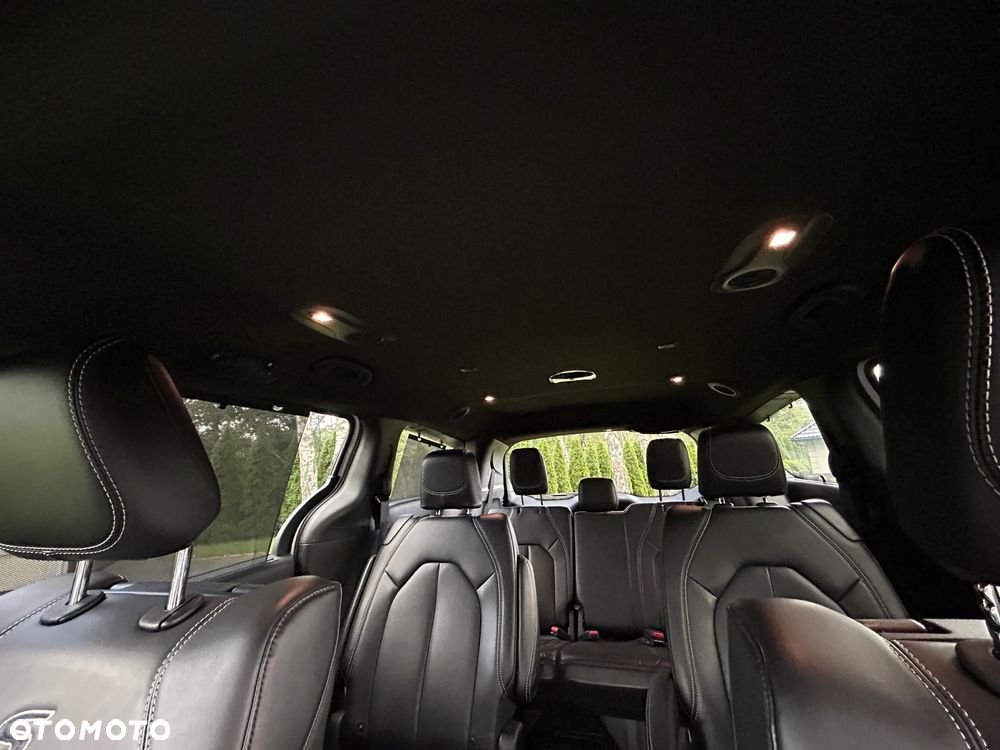 Chrysler Pacifica - 18