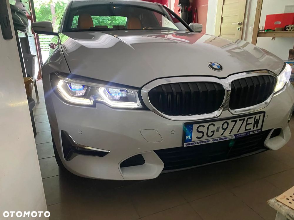 BMW Seria 3 320d xDrive Edition Luxury Line Purity - 30