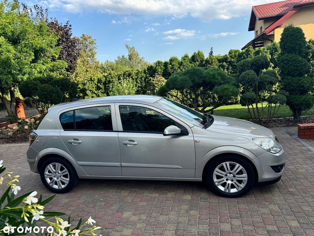Opel Astra 1.6 Active - 9