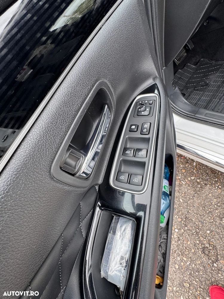 Mitsubishi Outlander PHEV 2.4 L 4X4 Instyle - 11