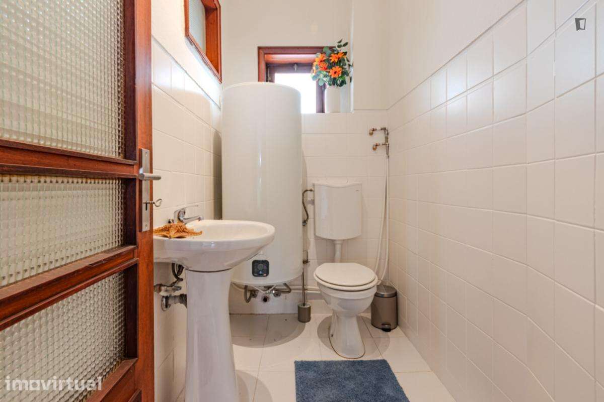 Quarto - localizado em Santo Ildefonso Porto - Grande imagem: 3/31
