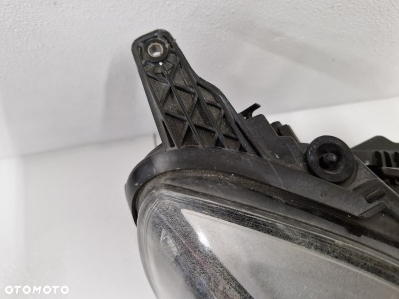 VOLVO V40 II 2 LAMPA REFLEKTOR PRAWY PRZÓD XENON UK 31420010 - 6