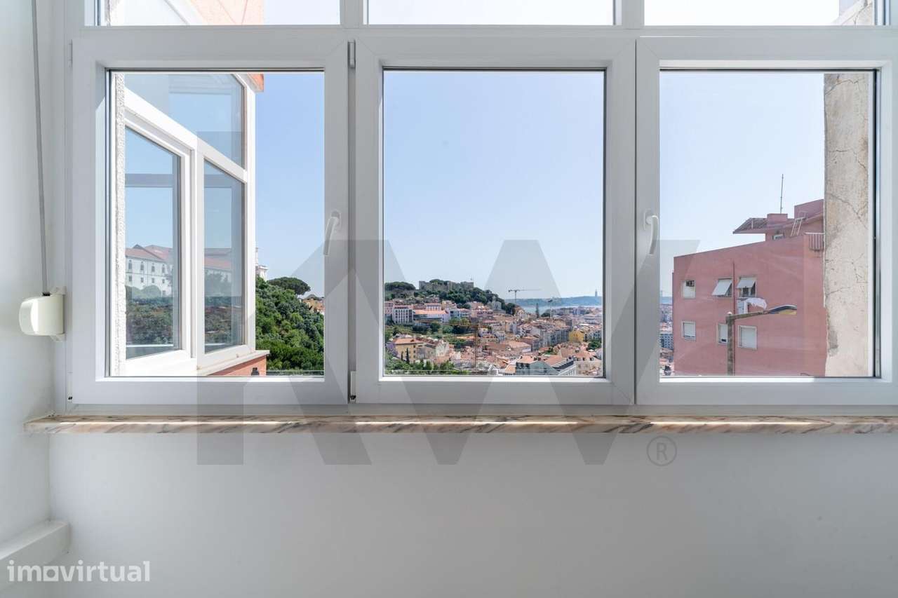 Joia Escondida com a Melhor Vista de Lisboa | T1+1 Renovado na Graça - Grande imagem: 4/22