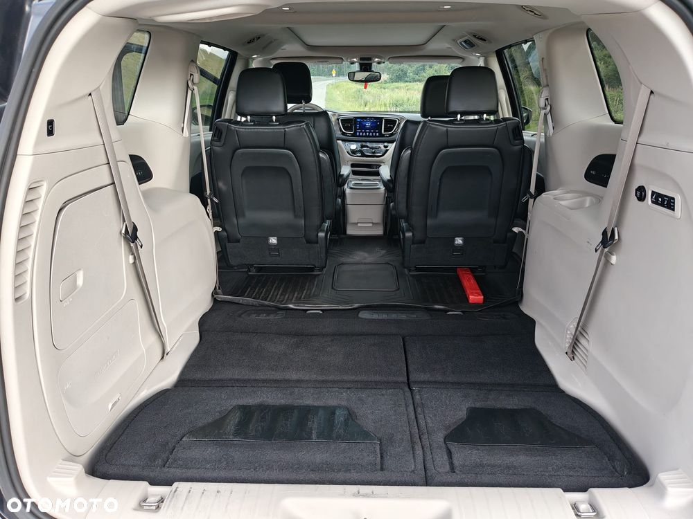 Chrysler Pacifica - 7