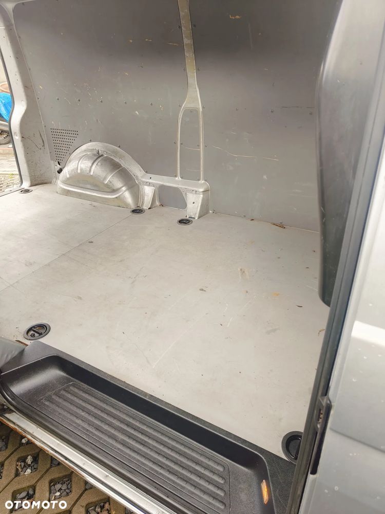 Volkswagen T5 - 24