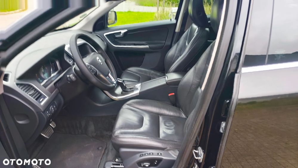 Volvo XC 60 D5 AWD Geartronic Summum - 6
