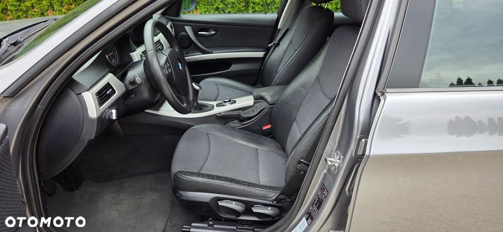 BMW Seria 3 320d - 30