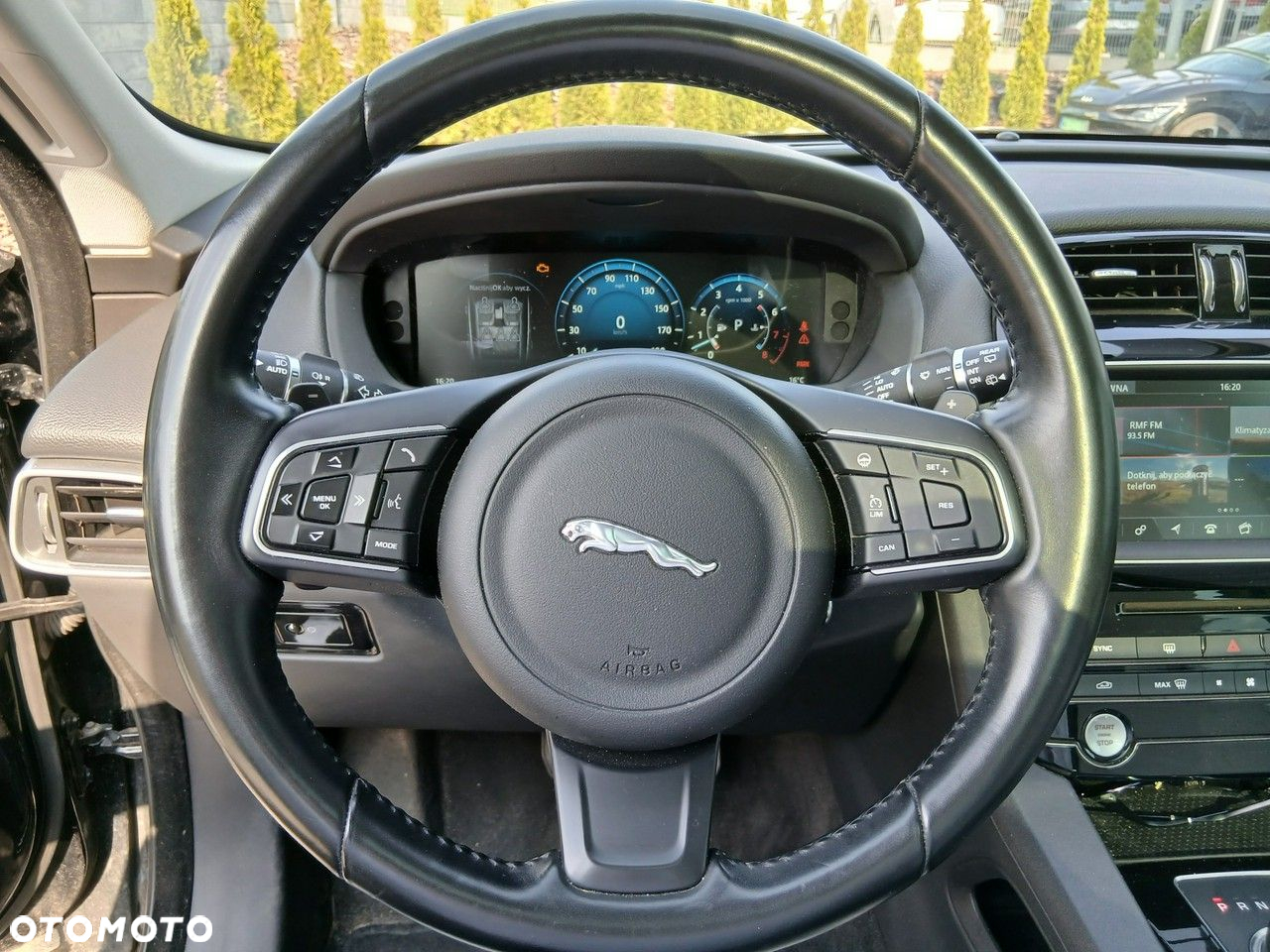 Jaguar F-Pace - 14