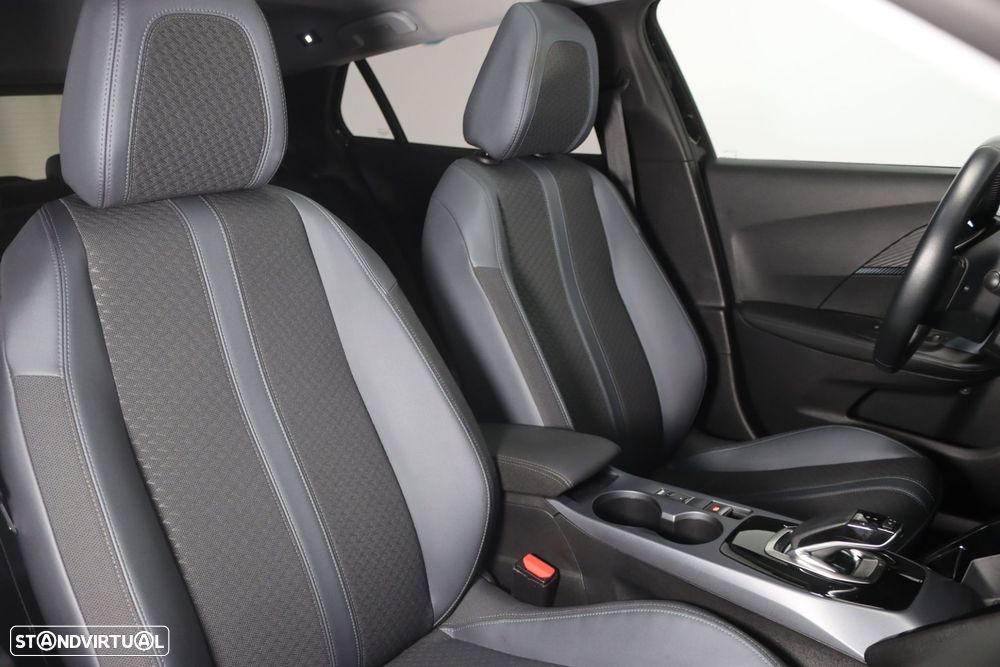 Peugeot e-2008 Allure - 10