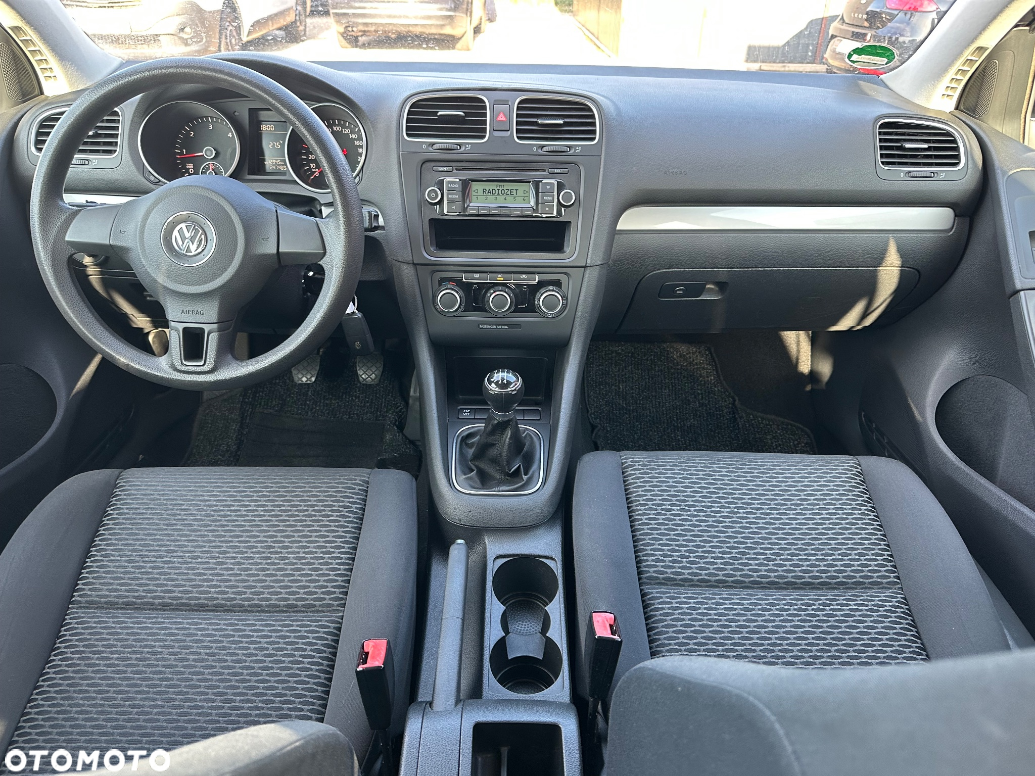 Volkswagen Golf 1.6 TDI DPF Comfortline - 14