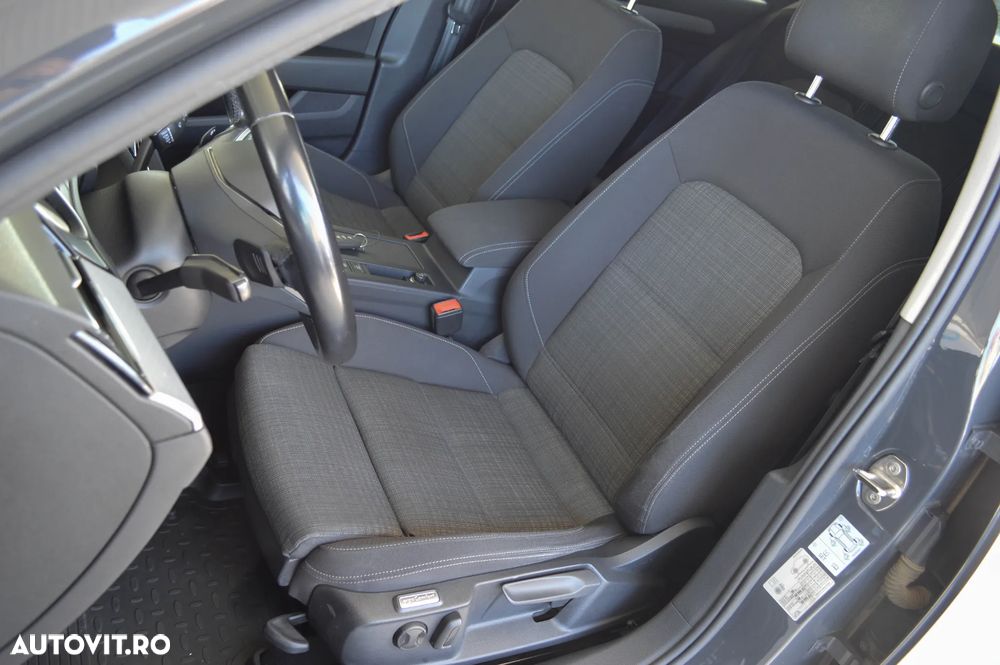 Volkswagen Passat 1.5 TSI ACT DSG Comfortline - 24