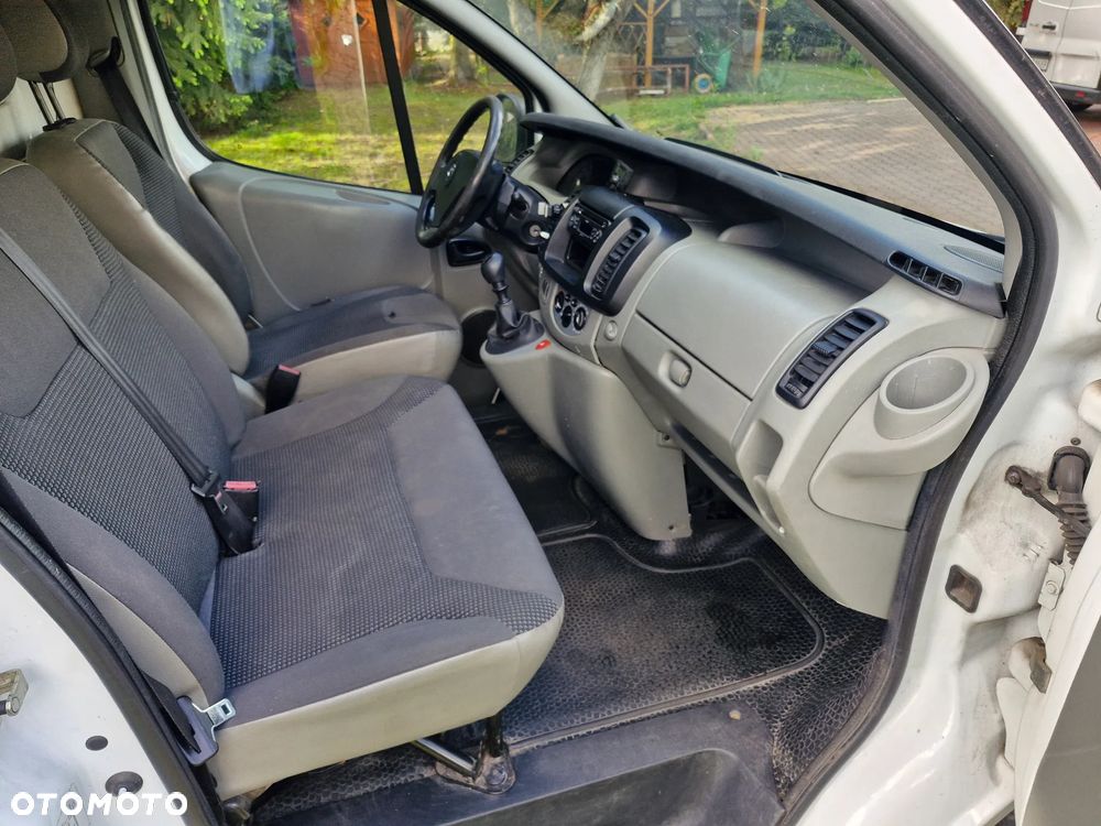 Opel Vivaro - 10