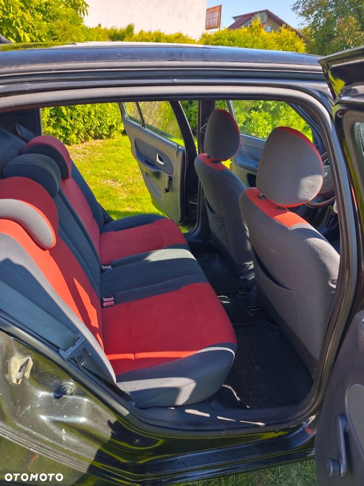 Renault Clio - 12