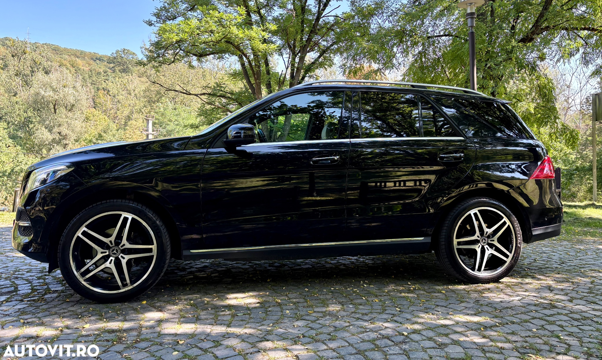 Mercedes-Benz GLE 350 d 4Matic 9G-TRONIC AMG Line - 4