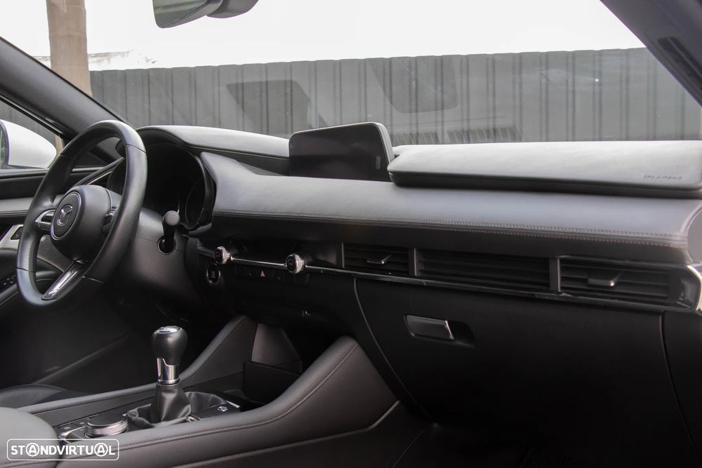 Mazda 3 Hatchback 2.0 Sky-X Excellence - 22