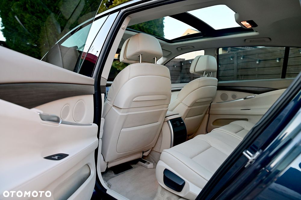 BMW Seria 5 530d xDrive - 24