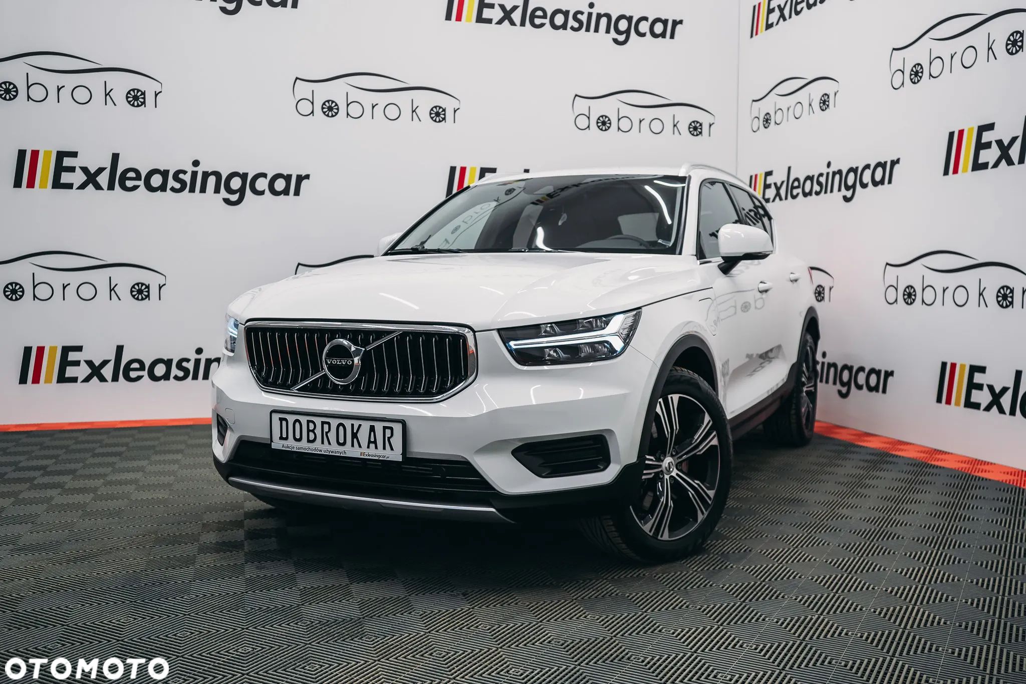 Volvo XC 40 T4 Plug-In Hybrid Inscription - 1