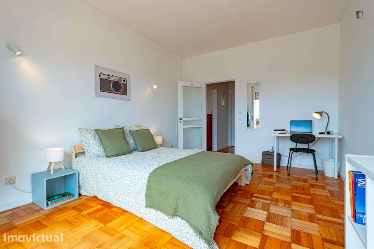 Quarto - localizado em Ramalde Porto - Grande imagem: 3/24