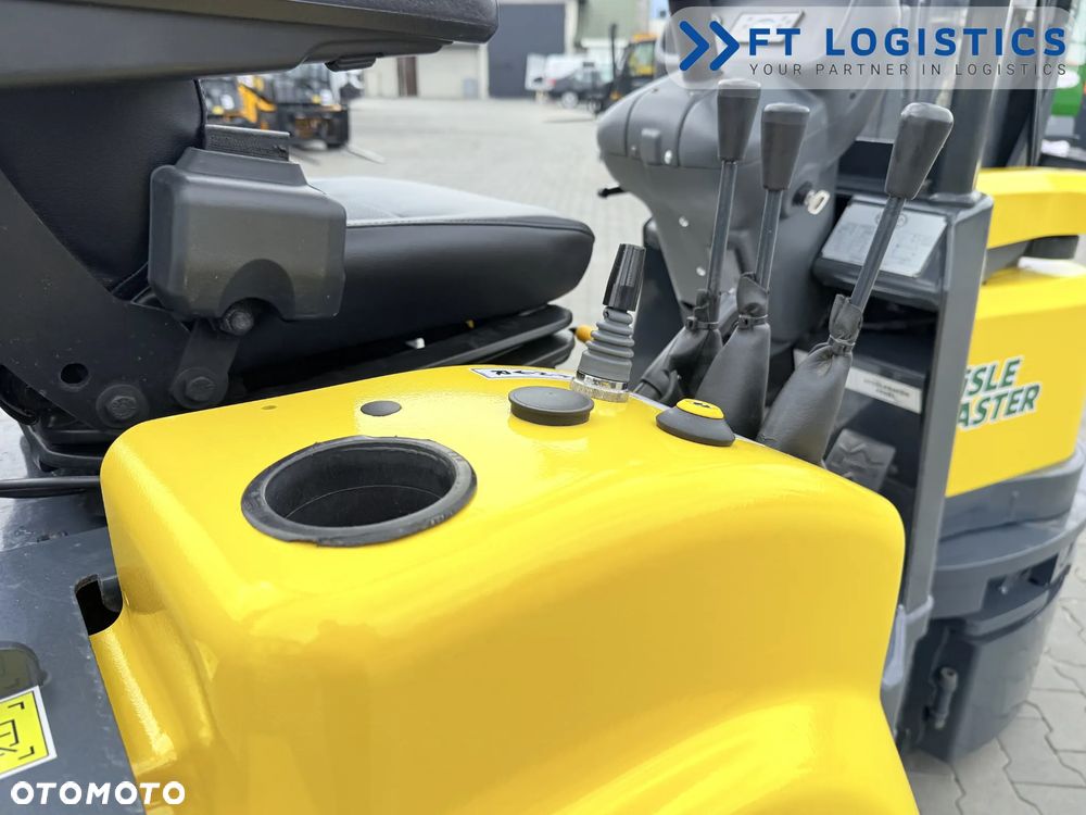 Combilift WÓZEK PRZEGUBOWY | AISLE MASTER 20SHE | ELEKTRYCZNY | TRIPLEX 8500MM | PRZESUW BOCZNY | WOLNY SKOK | JEDYNIE 288 MTH | STAN IDEALNY | Szeroka oferta wózków czterokierunkowych i bocznych, dopasowanych do różnorodnych potrzeb i zastosowań - 25