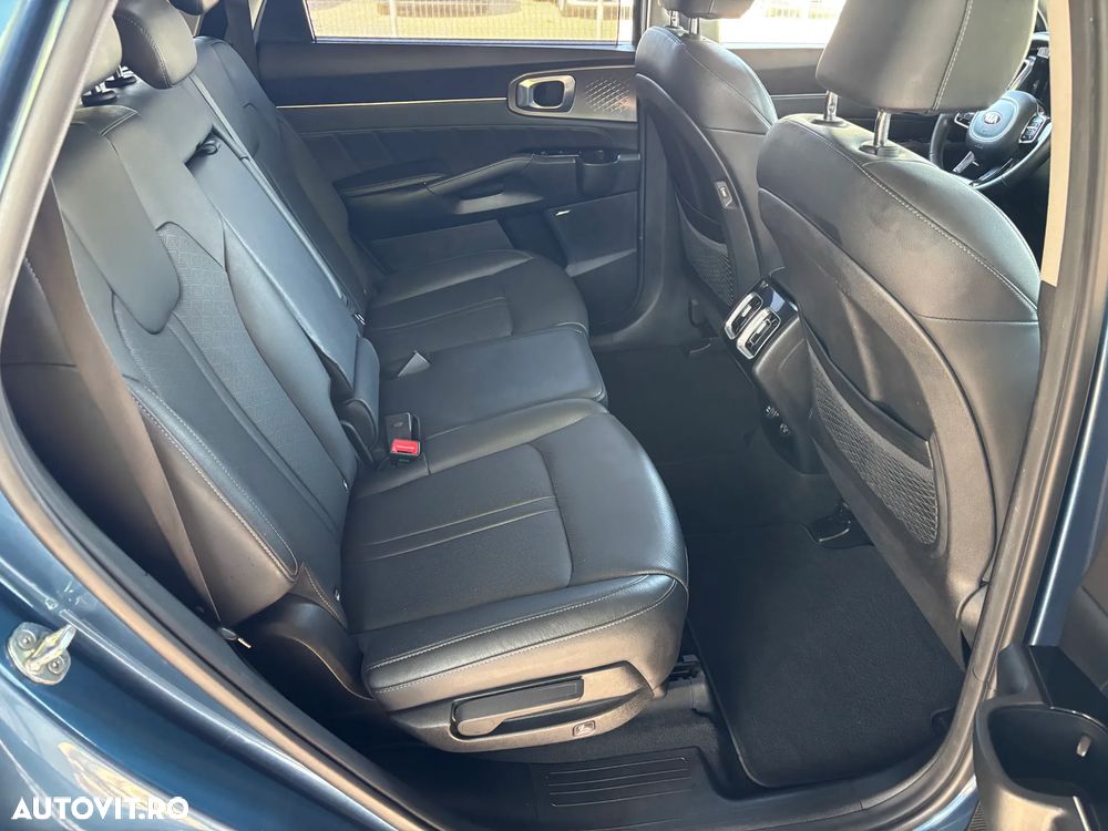 Kia Sorento 1.6 T-GDI HEV 6AT 4x4 7P Premium - 40