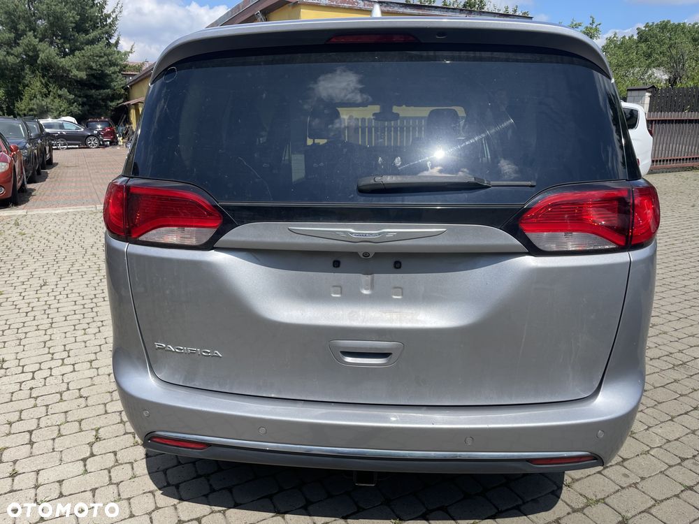 Chrysler Pacifica - 9