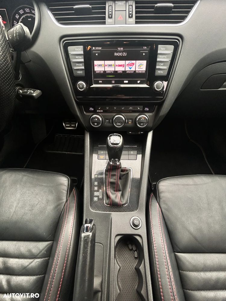 Skoda Octavia 2.0 TDI DSG RS - 11